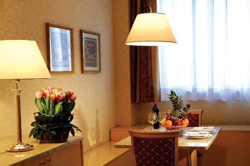 Unaway Hotel & Residence Quark Due Milano Room photo